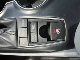 2019 Toyota Camry Hybrid XLE