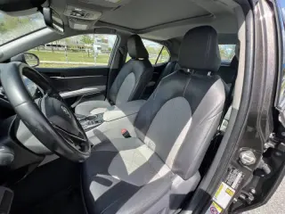 2019 Toyota Camry Hybrid XLE