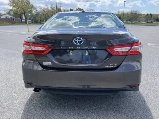 2019 Toyota Camry Hybrid XLE