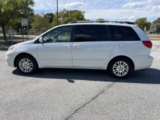 2008 Toyota Sienna XLE