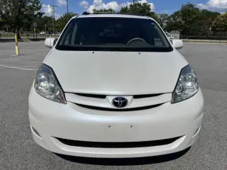 2008 Toyota Sienna XLE