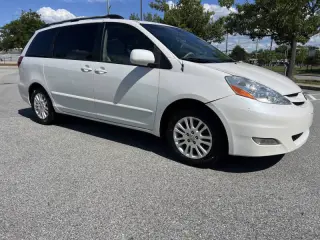 2008 Toyota Sienna XLE
