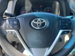 2015 Toyota Sienna LE 8-Passenger