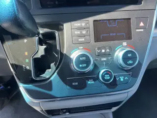 2015 Toyota Sienna LE 8-Passenger