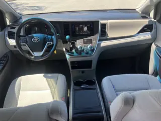 2015 Toyota Sienna LE 8-Passenger