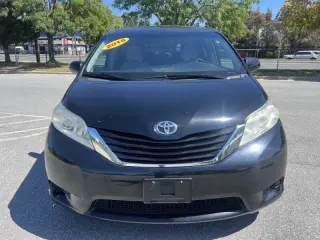 2015 Toyota Sienna LE 8-Passenger