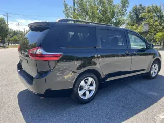 2015 Toyota Sienna LE 8-Passenger