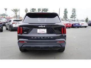 2022 Kia Sorento LX