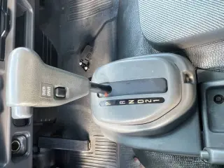 2003 Isuzu NPR