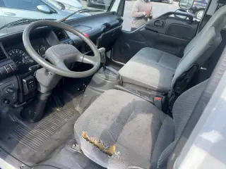 2003 Isuzu NPR