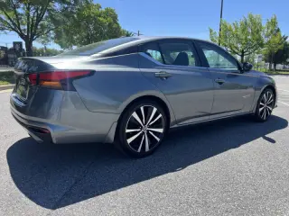 2021 Nissan Altima 2.5 SR