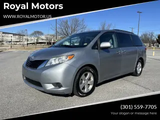 2014 Toyota Sienna LE 8-Passenger
