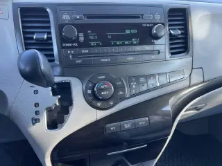 2014 Toyota Sienna LE 8-Passenger