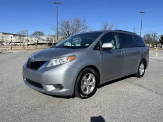 2014 Toyota Sienna LE 8-Passenger