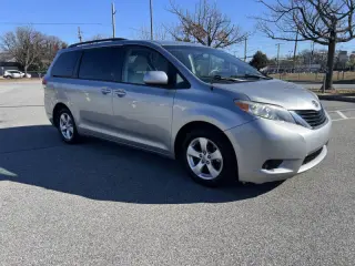 2014 Toyota Sienna LE 8-Passenger