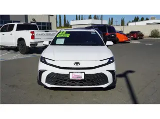 2025 Toyota Camry SE Sedan 4D