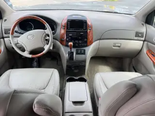 2010 Toyota Sienna XLE Limited