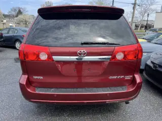 2010 Toyota Sienna XLE Limited