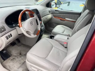 2010 Toyota Sienna XLE Limited