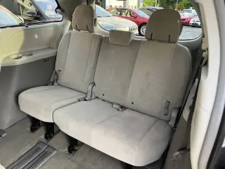 2012 Toyota Sienna LE 8-Passenger