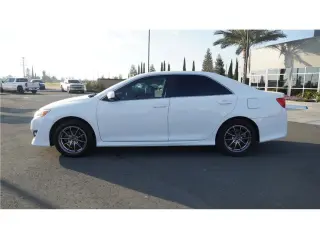 2014 Toyota Camry SE Sedan 4D