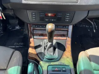 2005 BMW X5 4.4i
