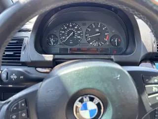 2005 BMW X5 4.4i