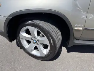 2005 BMW X5 4.4i