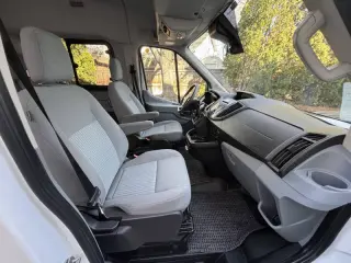 2019 Ford Transit 150 XLT