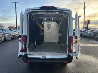 2022 Ford E-Transit 350