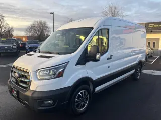 2022 Ford E-Transit 350