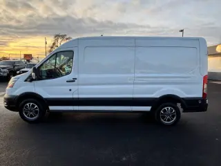 2022 Ford E-Transit 350