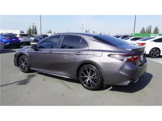 2022 Toyota Camry SE Sedan 4D