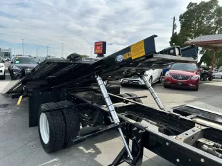 2020 Isuzu NRR