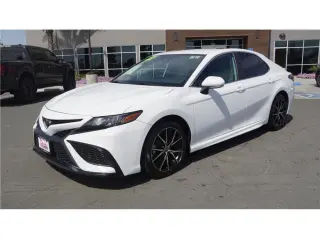 2022 Toyota Camry SE Sedan 4D
