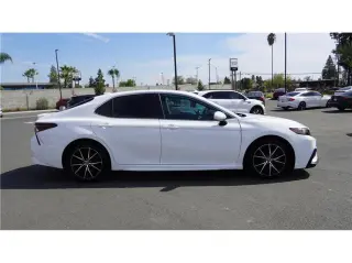 2022 Toyota Camry SE Sedan 4D