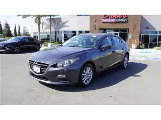 2016  Mazda3 i Sport
