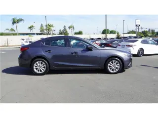 2016  Mazda3 i Sport