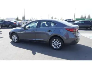 2016  Mazda3 i Sport