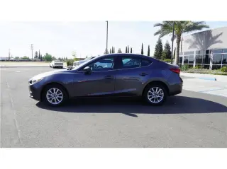2016  Mazda3 i Sport