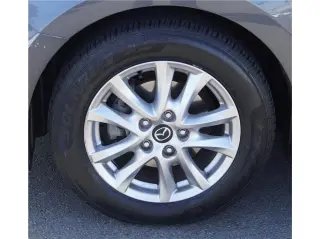 2016  Mazda3 i Sport