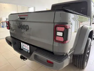Jeep Gladiator 2023 4x4 Overland 4dr Crew Cab 5.0 ft. SB