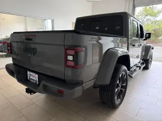 Jeep Gladiator 2023 4x4 Overland 4dr Crew Cab 5.0 ft. SB