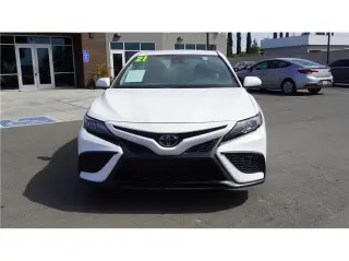 2021 Toyota Camry SE Sedan 4D