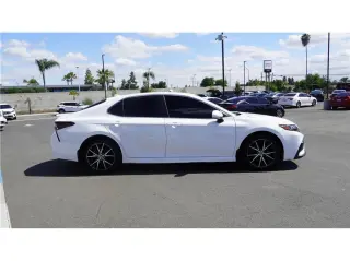 2024 Toyota Camry SE Sedan 4D