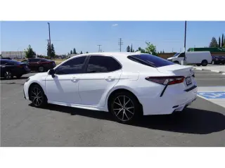 2024 Toyota Camry SE Sedan 4D
