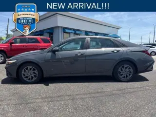 Hyundai ELANTRA Hybrid 2025 Blue 4dr Sedan