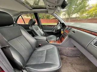 2001 Mercedes-Benz E-Class E 320