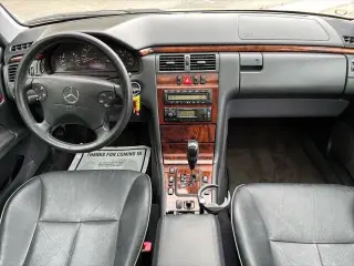 2001 Mercedes-Benz E-Class E 320
