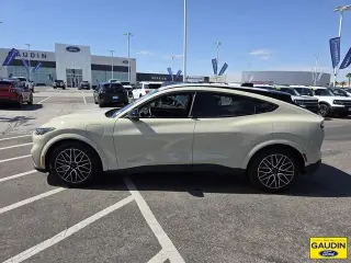 Ford Mustang Mach-E 2025 Premium 4dr SUV